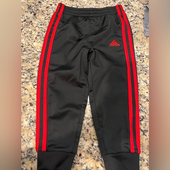 Boys adidas pants 3t - Picture 1 of 1